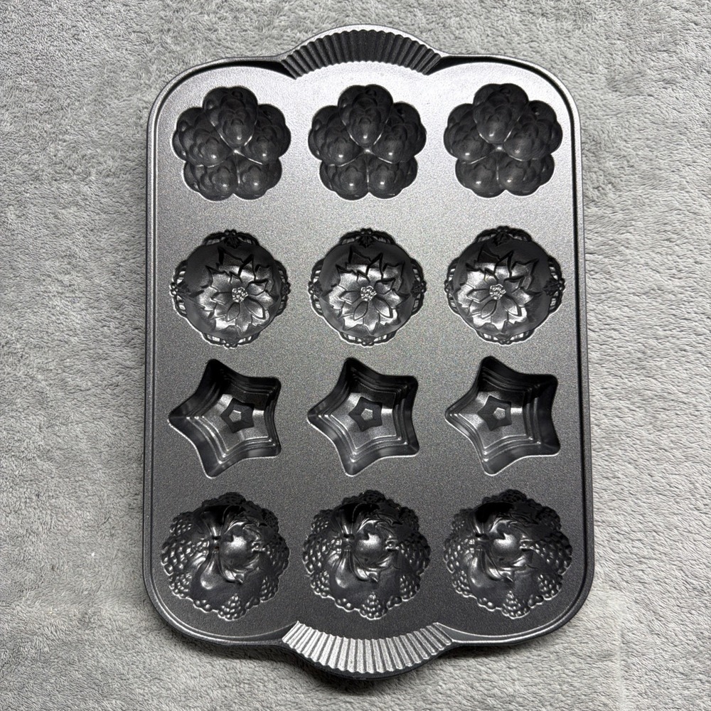 Nordic Ware 12 Bundt Cupcake Holiday Mini Muffin Pan Christmas Baking Wreath